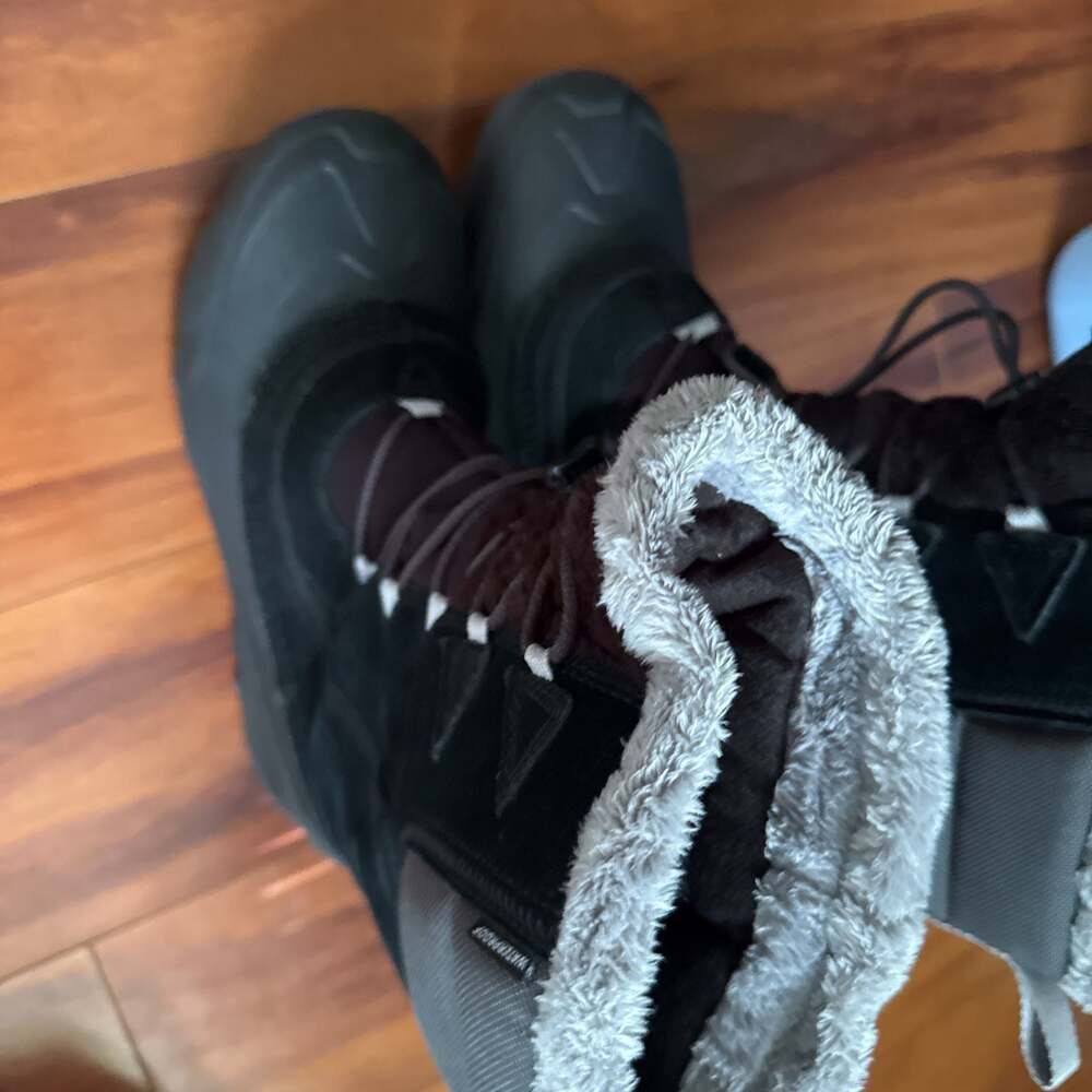 The North Face Shellista womens Boots Size 7 heat seeker new